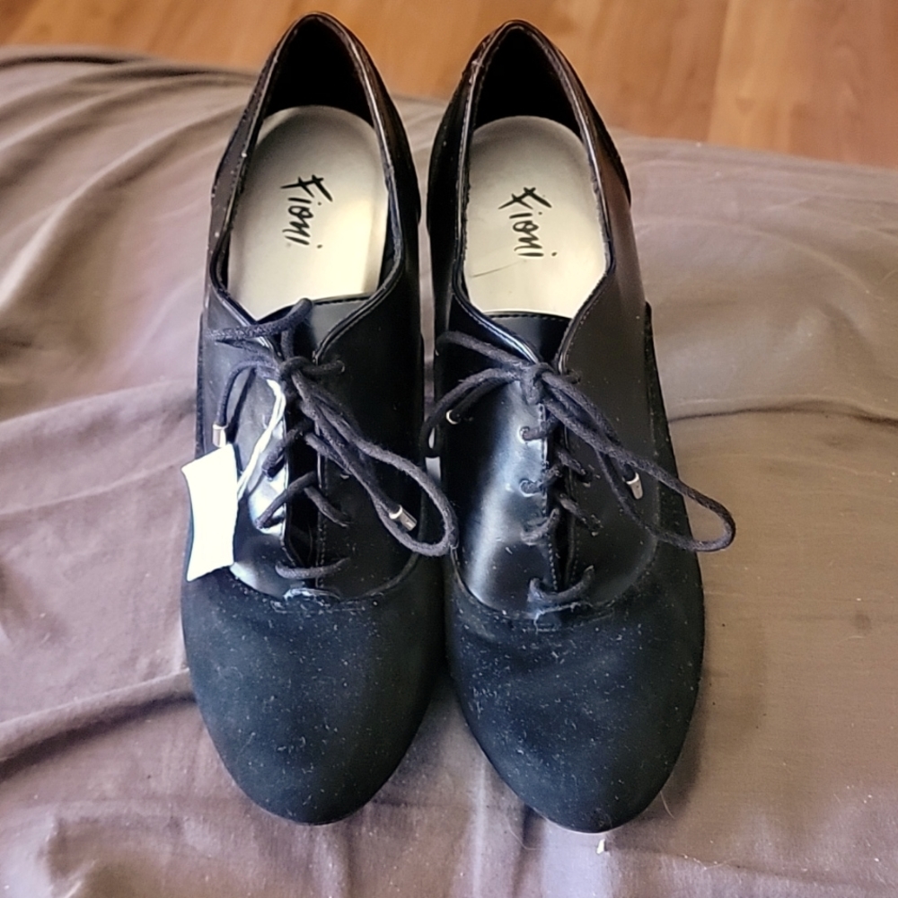 Fioni faux leather black heels. NWT